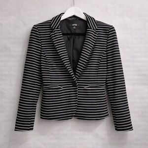 Apt 9 | Women’s Black & White Striped Blazer | Size 6 | Stretch Cotton